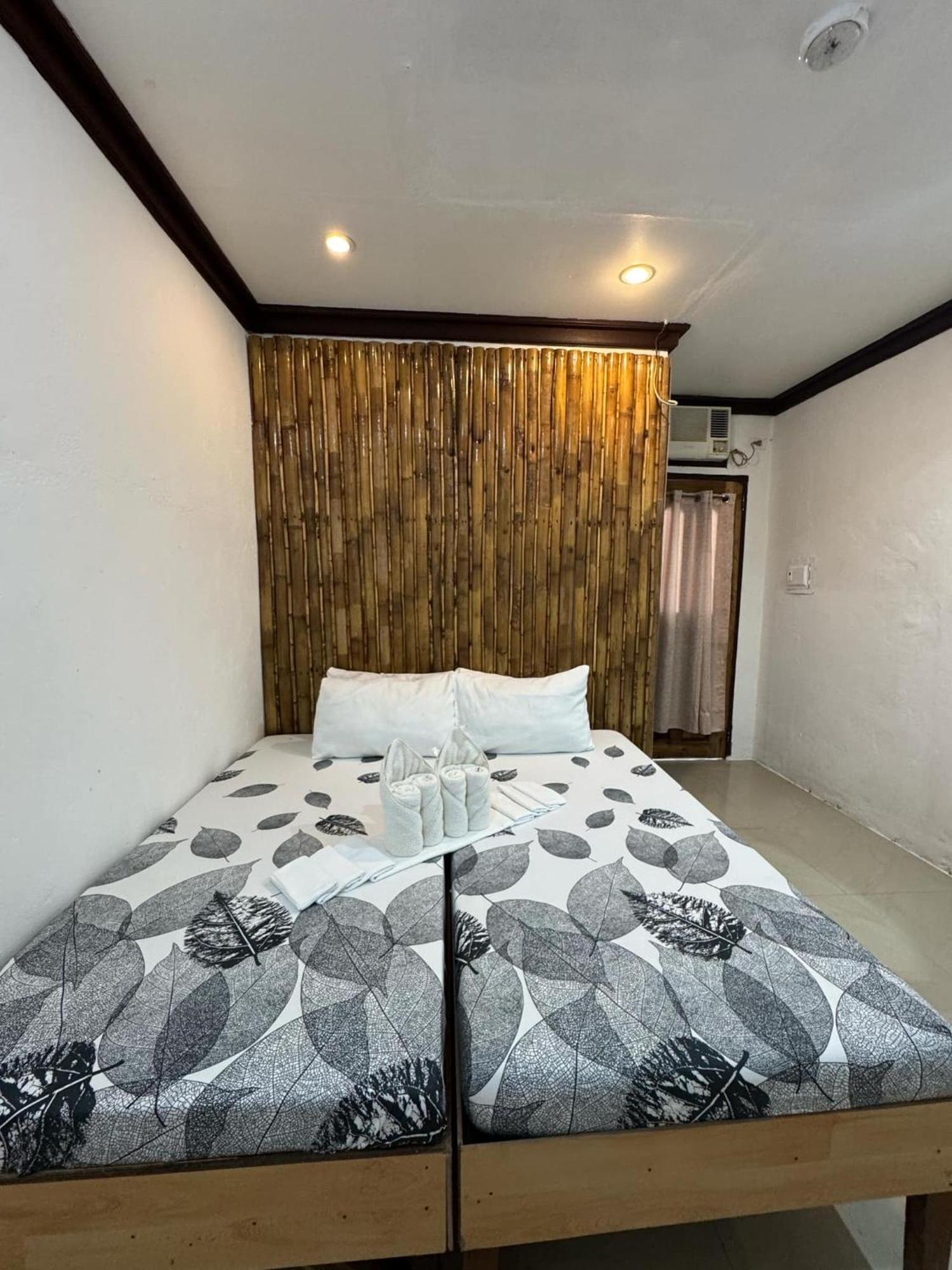 Aquaholik Traveler'S Lodge El Nido Exterior photo